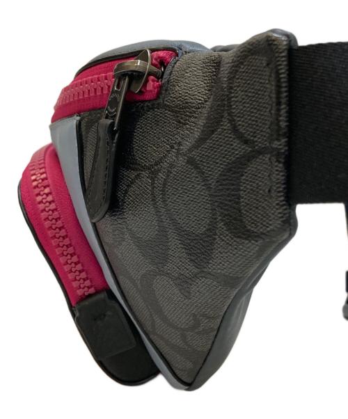 COACH（コーチ）COACH (コーチ) シグネチャー ボディバッグ ピンク×グレーの古着・服飾アイテム