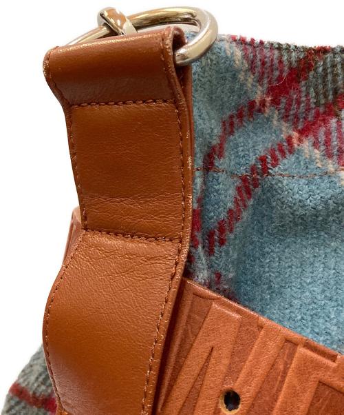 Vivienne Westwood（ヴィヴィアンウエストウッド）Vivienne Westwood (ヴィヴィアンウエストウッド) チェックパターン レザーベルトウールショルダーバッグ マルチカラーの古着・服飾アイテム