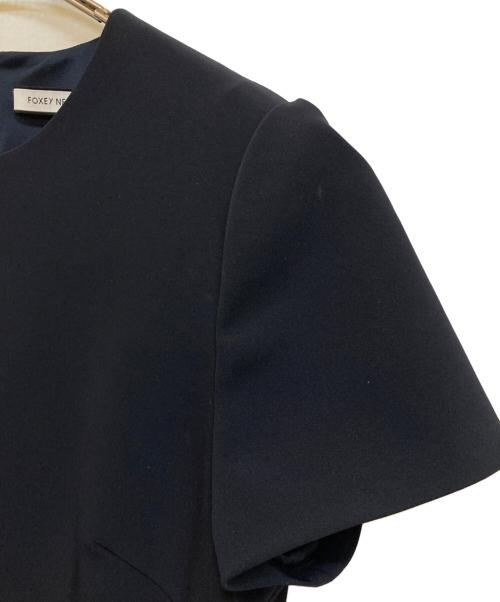 FOXEY NEWYORK（フォクシーニューヨーク）FOXEY NEWYORK (フォクシーニューヨーク) マットストレッチグログランワンピース ブラック サイズ:40の古着・服飾アイテム