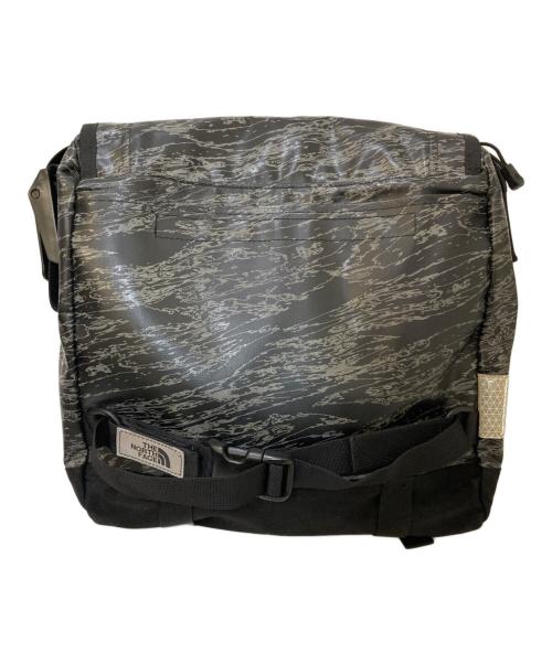 THE NORTH FACE（ザ ノース フェイス）THE NORTH FACE (ザ ノース フェイス) BACK CHANNEL (バックチャンネル) メッセンジャーバッグ ブラックの古着・服飾アイテム