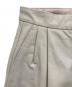 中古・古着 6(ROKU) BEAUTY&YOUTH (ロク ビューティーアンドユース) LEATHER TUCK PANTS ホワイト サイズ:34：7000円