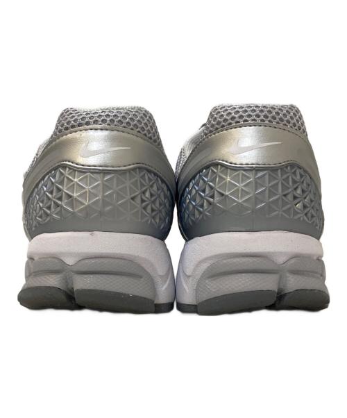 NIKE（ナイキ）NIKE (ナイキ) ZOOM VOMERO 5 シルバー サイズ:27㎝の古着・服飾アイテム