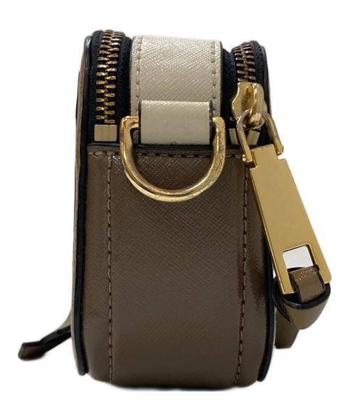 MARC JACOBS（マークジェイコブス）MARC JACOBS (マークジェイコブス) SNAPSHOT スナップショット ショルダーバッグ ベージュの古着・服飾アイテム