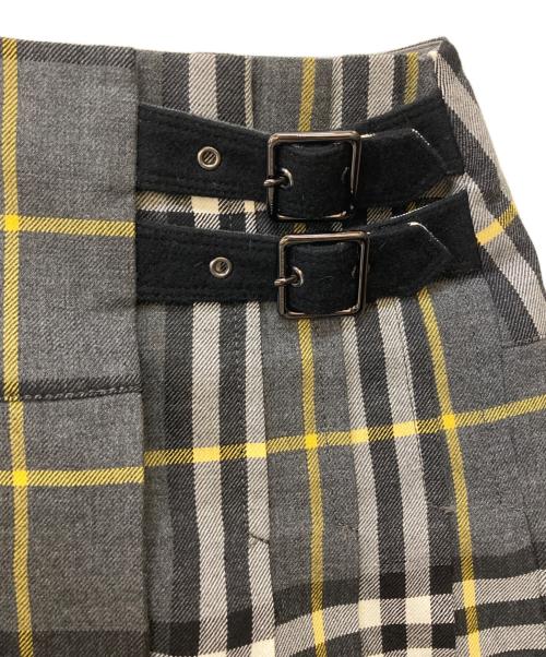 BURBERRY BLUE LABEL（バーバリー ブルー レーベル）BURBERRY BLUE LABEL (バーバリー ブルー レーベル) ノバチェックミニスカート グレー サイズ:36の古着・服飾アイテム