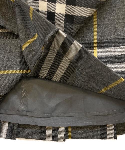 BURBERRY BLUE LABEL（バーバリー ブルー レーベル）BURBERRY BLUE LABEL (バーバリー ブルー レーベル) ノバチェックミニスカート グレー サイズ:36の古着・服飾アイテム