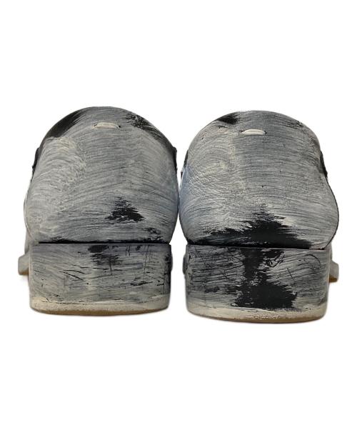 Maison Margiela（メゾンマルジェラ）Maison Margiela (メゾンマルジェラ) 4スティッチ/ペイント ローファー ブラック×ホワイト サイズ:36の古着・服飾アイテム