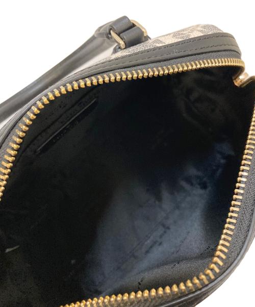 Kate Spade（ケイトスペード）Kate Spade (ケイトスペード) スペードフラワーダッフル 2WAYクロスボディバッグ ブラックの古着・服飾アイテム