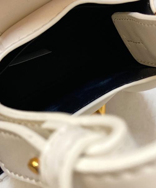 CHARLES & KEITH（チャールズアンドキース）CHARLES & KEITH (チャールズアンドキース) ミニショルダーバッグ アイボリーの古着・服飾アイテム