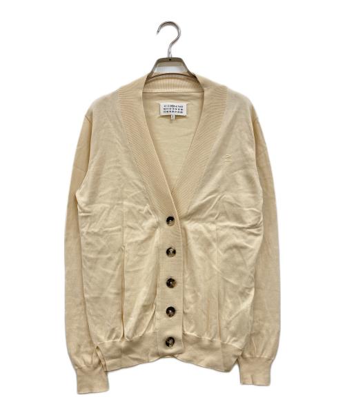 Maison Margiela（メゾンマルジェラ）Maison Margiela (メゾンマルジェラ) エルボーパッチ Mロゴ刺繍カーディガン ベージュ サイズ:Ｍの古着・服飾アイテム