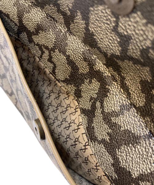 Yves Saint Laurent（イヴサンローラン）Yves Saint Laurent (イヴサンローラン) ジラフパターン セカンドバッグ ベージュの古着・服飾アイテム