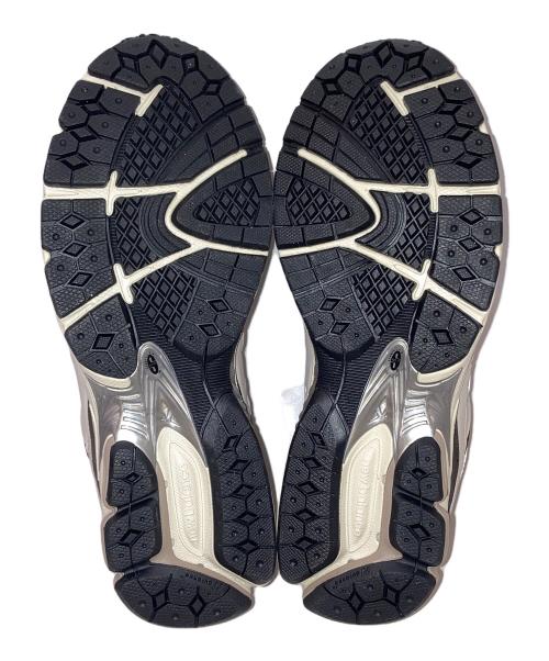 NEW BALANCE（ニューバランス）NEW BALANCE (ニューバランス) BEAUTY&YOUTH (ビューティーアンドユース) 別注 M2002RXV 2002R ローカットスニーカー ベージュ サイズ:26.5㎝ 未使用品の古着・服飾アイテム