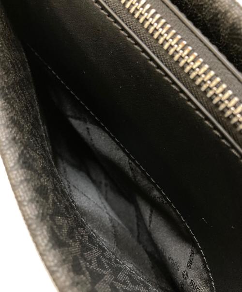 MICHAEL KORS（マイケル・コース）MICHAEL KORS (マイケル・コース) サッチェルミディアム2WAYハンドバッグ ブラックの古着・服飾アイテム