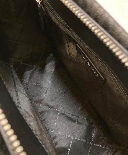 MICHAEL KORS（マイケル・コース）MICHAEL KORS (マイケル・コース) サッチェルミディアム2WAYハンドバッグ ブラックの古着・服飾アイテム