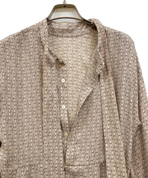 BALLSEY（ボールジィ）BALLSEY (ボールジィ) モノグラムプリント フロンタブルボウタイワンピース ベージュ サイズ:Sの古着・服飾アイテム