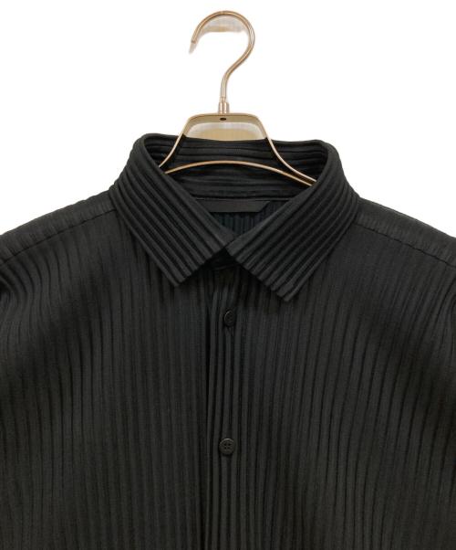 HOMME PLISSE ISSEY MIYAKE（オム プリッセ イッセイ ミヤケ）HOMME PLISSE ISSEY MIYAKE (オム プリッセ イッセイ ミヤケ) MONTHLY COLORS：OCTOBER/プリーツシャツ ブラック サイズ:2の古着・服飾アイテム