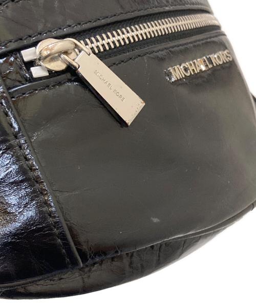 MICHAEL KORS（マイケルコース）MICHAEL KORS (マイケルコース) Medium Crinkled Calf Leather Belt Bag ブラックの古着・服飾アイテム