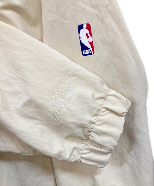NIKE（ナイキ）NIKE (ナイキ) FEAR OF GOD (フィア・オブ・ゴッド) NRG W BASKETBALL JACKET アイボリー サイズ:Sの古着・服飾アイテム