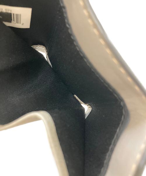 MARC JACOBS（マークジェイコブス）MARC JACOBS (マークジェイコブス) THE GRIND Tポケット ミニ トライフォールド 三つ折り財布 グレー サイズ:下記参照の古着・服飾アイテム