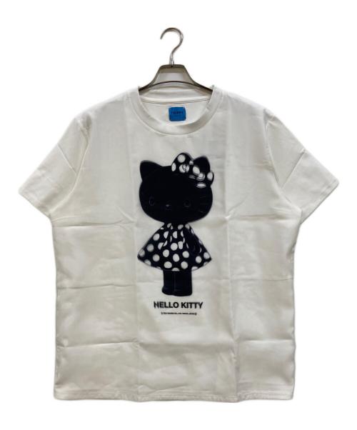 TRIPPY MIKIO ART（トリッピーミキオアート）TRIPPY MIKIO ART (トリッピーミキオアート) HELLO KITTY (ハローキティ) HELLO KITTY DOTS ONEPIECE Tee ホワイト サイズ:XL 未使用品の古着・服飾アイテム