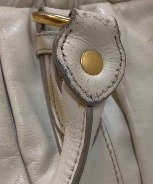 MIU MIU（ミュウミュウ）MIU MIU (ミュウミュウ) VITELLO LUX 2WAYレザーショルダーバッグ アイボリーの古着・服飾アイテム