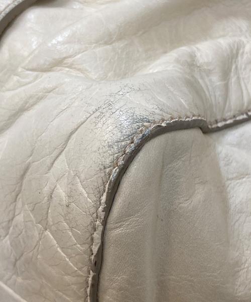 MIU MIU（ミュウミュウ）MIU MIU (ミュウミュウ) VITELLO LUX 2WAYレザーショルダーバッグ アイボリーの古着・服飾アイテム