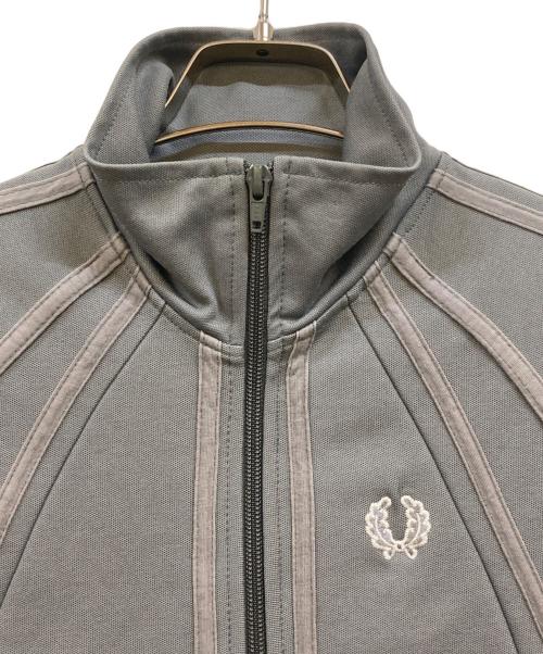 FRED PERRY（フレッドペリー）FRED PERRY (フレッドペリー) トリムライン切替 トラックジャケット グレー サイズ:EU40の古着・服飾アイテム