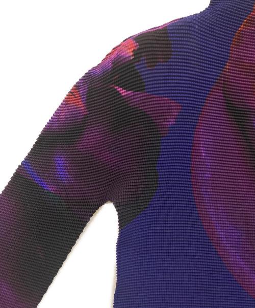 me ISSEY MIYAKE（ミーイッセイ ミヤケ）me ISSEY MIYAKE (ミーイッセイ ミヤケ) Gradation Color BOX PLEATS パープル×レッド サイズ:-の古着・服飾アイテム