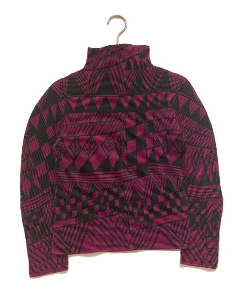 me ISSEY MIYAKE（ミーイッセイ ミヤケ）me ISSEY MIYAKE (ミーイッセイ ミヤケ) Geometric Print Stretch Pleated High-Neck Top レッド×ブラック サイズ:-の古着・服飾アイテム