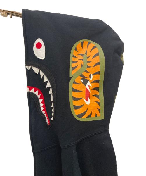 A BATHING APE（アベイシングエイプ）A BATHING APE (アベイシングエイプ) shark full zip hoodie ブラック サイズ:Sの古着・服飾アイテム