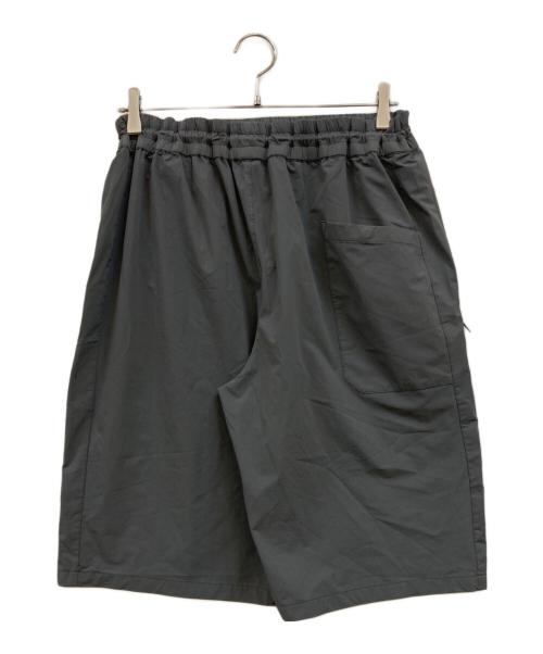 C.P COMPANY（シーピーカンパニー）C.P COMPANY (シーピーカンパニー) DyShell Logo Bermuda Shorts グレー サイズ:Ｍの古着・服飾アイテム
