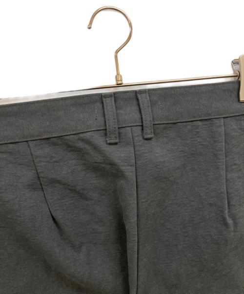 SEVENTH（セブンス）SEVENTH (セブンス) BEAMS (ビームス) 別注 BERMUDA PLEAT SHORT グレー サイズ:Ｌ 未使用品の古着・服飾アイテム