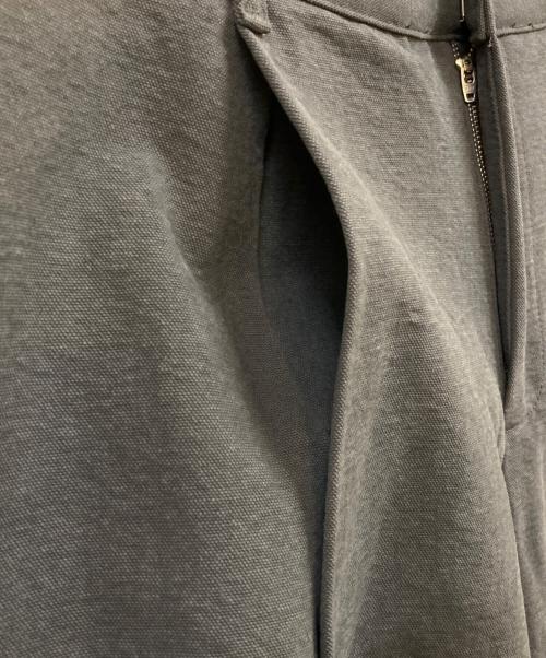 SEVENTH（セブンス）SEVENTH (セブンス) BEAMS (ビームス) 別注 BERMUDA PLEAT SHORT グレー サイズ:Ｌ 未使用品の古着・服飾アイテム