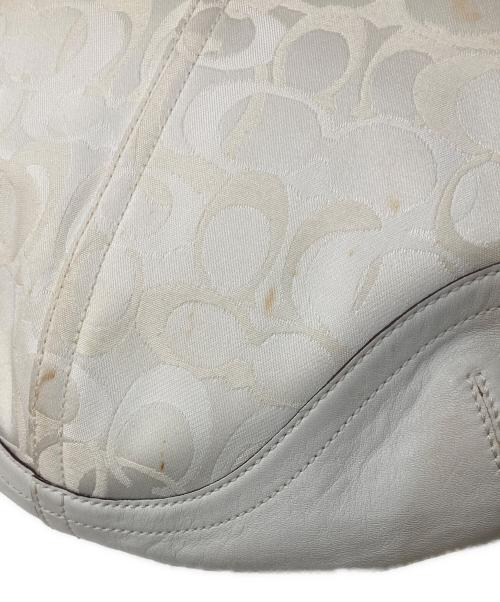 COACH（コーチ）COACH (コーチ) シグネチャー ハーフムーン ホーボーバッグ ホワイトの古着・服飾アイテム