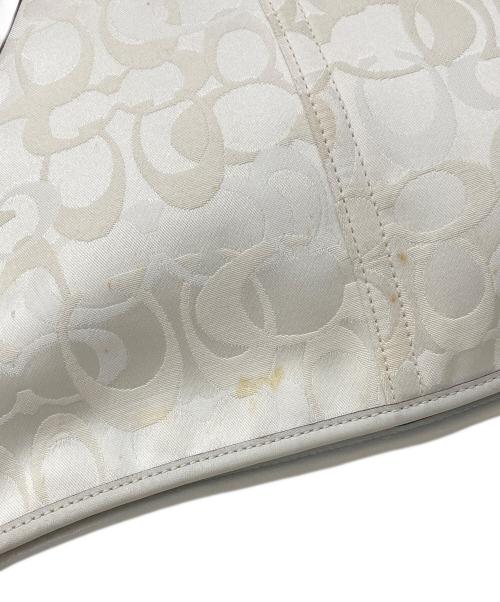 COACH（コーチ）COACH (コーチ) シグネチャー ハーフムーン ホーボーバッグ ホワイトの古着・服飾アイテム