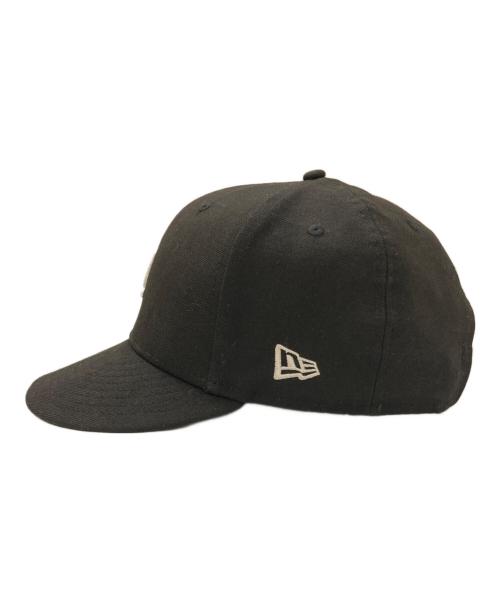UNDERCOVER（アンダーカバー）UNDERCOVER (アンダーカバー) New Era (ニューエラ) ロゴ刺繍 コラボキャップ ブラックの古着・服飾アイテム