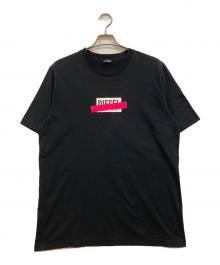 DIESEL（ディーゼル）の古着「ネオピンクテープロゴTシャツ」｜ブラック