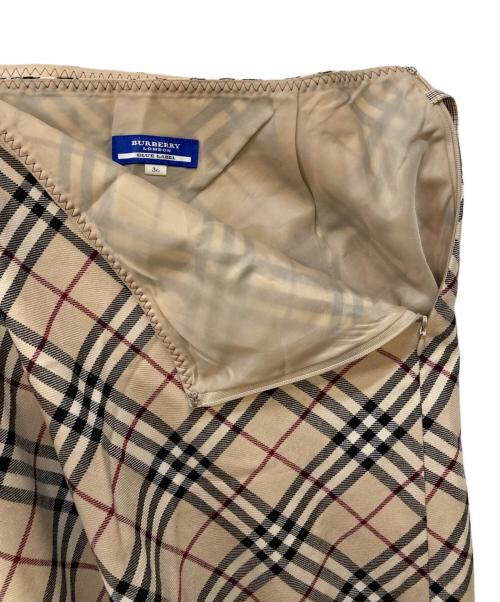 BURBERRY BLUE LABEL（バーバリー ブルー レーベル）BURBERRY BLUE LABEL (バーバリー ブルー レーベル) ノバチェックベルテッドスカート ベージュ サイズ:Sの古着・服飾アイテム