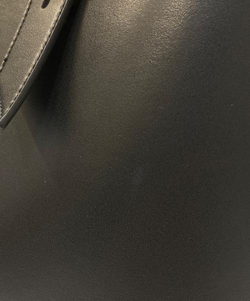 CHARLES & KEITH（チャールズアンドキース）CHARLES & KEITH (チャールズアンドキース) ポーチ付きダブルハンドル シャナイアスラウチーバッグ ブラックの古着・服飾アイテム