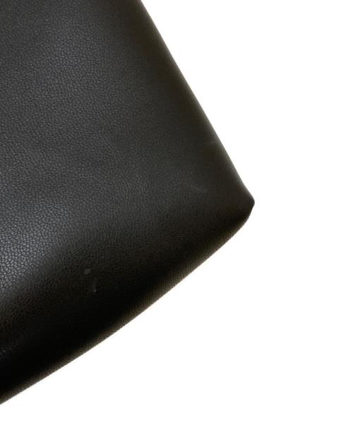 CHARLES & KEITH（チャールズアンドキース）CHARLES & KEITH (チャールズアンドキース) ポーチ付きダブルハンドル シャナイアスラウチーバッグ ブラックの古着・服飾アイテム