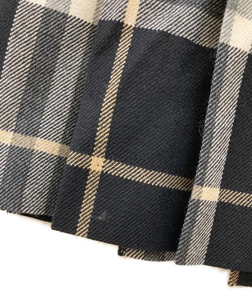 BURBERRY BLUE LABEL（バーバリー ブルー レーベル）BURBERRY BLUE LABEL (バーバリー ブルー レーベル) ベルト付ラップミニスカート グレー×ブラック サイズ:38の古着・服飾アイテム