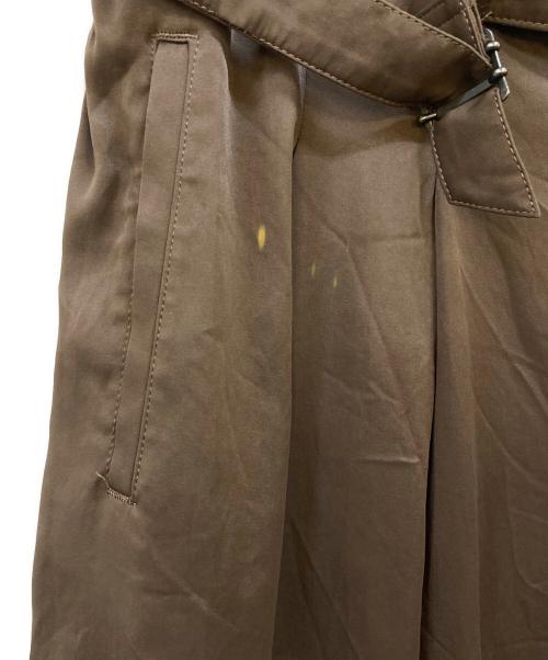 ISSEY MIYAKE（イッセイミヤケ）ISSEY MIYAKE (イッセイミヤケ) ベルテッドパンツ ブラウン サイズ:2の古着・服飾アイテム