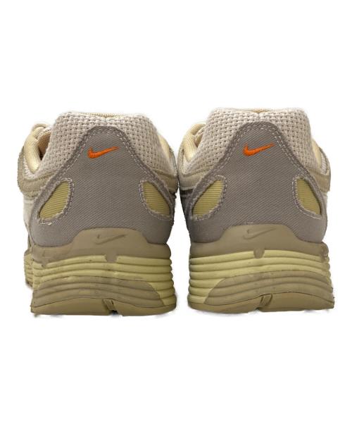 NIKE（ナイキ）NIKE (ナイキ) P-6000 スニーカー ベージュ サイズ:28.5㎝ 未使用品の古着・服飾アイテム