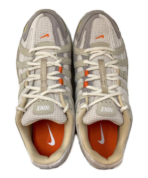 NIKE（ナイキ）NIKE (ナイキ) P-6000 スニーカー ベージュ サイズ:28.5㎝ 未使用品の古着・服飾アイテム