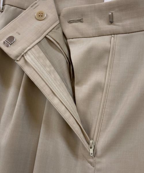 BALLSEY（ボールジィ）BALLSEY (ボールジィ) ポリエステルツイル ２タックスラックスパンツ ベージュ サイズ:36の古着・服飾アイテム