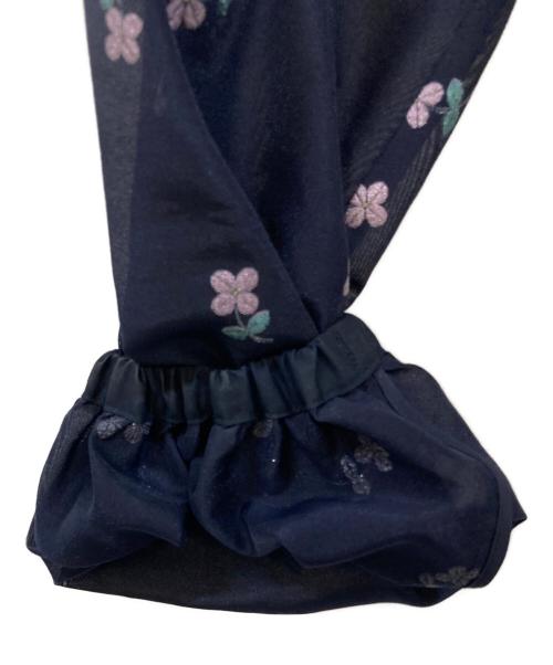 YORI（ヨリ）yori (ヨリ) フクレ刺繍 花柄フーデッドブルゾン ネイビー サイズ:Ｆの古着・服飾アイテム