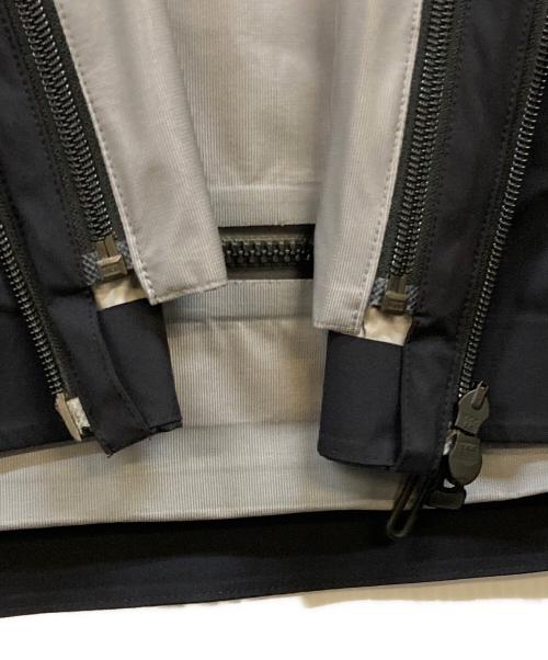 DESCENTE（デサント）DESCENTE (デサント) 2 IN 1 INTEGRATED DOWN JACKET ブラック サイズ:Lの古着・服飾アイテム