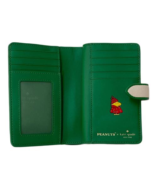 Kate Spade（ケイトスペード）Kate Spade (ケイトスペード) PEANUTS (ピーナッツ) コラボ 2つ折り レザーウォレット クリーム×グリーンの古着・服飾アイテム