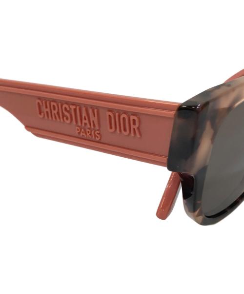 Christian Dior（クリスチャン ディオール）Christian Dior (クリスチャン ディオール) WILDIOR BU サイドロゴ サングラス ブラウン×ピンク サイズ:54□21 145の古着・服飾アイテム
