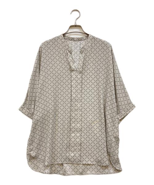 icB（アイシービー）icB (アイシービー) BackSatinAmunzen 5分袖キーネックブラウス グレー サイズ:L(15T) 未使用品の古着・服飾アイテム