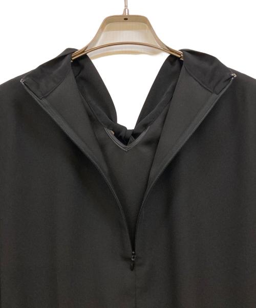 icB（アイシービー）icB (アイシービー) FluidBackSatin ドルマンスリーブボウタイブラウス ブラック サイズ:40(11T) 未使用品の古着・服飾アイテム